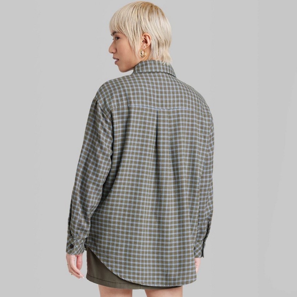 NWT Oversized Flannel Button-Up - Picture 4 of 5